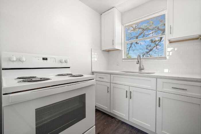 1908 1/2 43rd St S #2 - Photo 7 of 18
