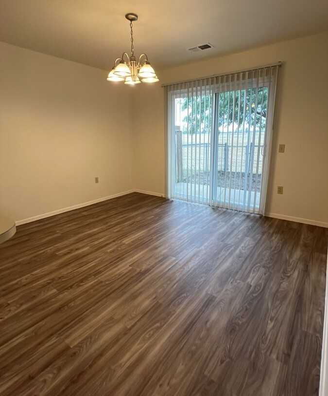 1342 Dakota Dr - Photo 2 of 7