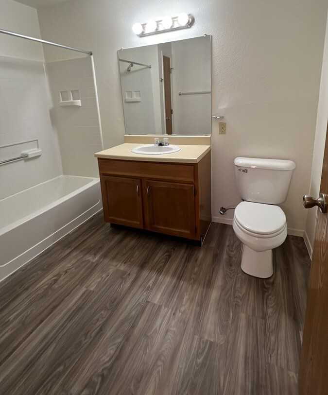 1342 Dakota Dr - Photo 4 of 7