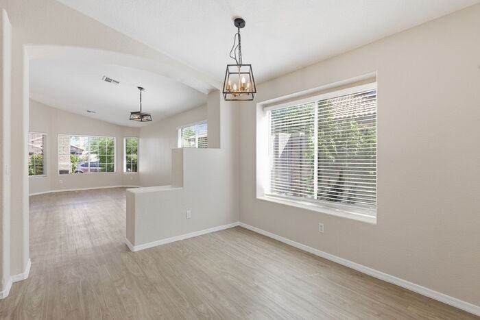 2525 E Camino St - Photo 6 of 30