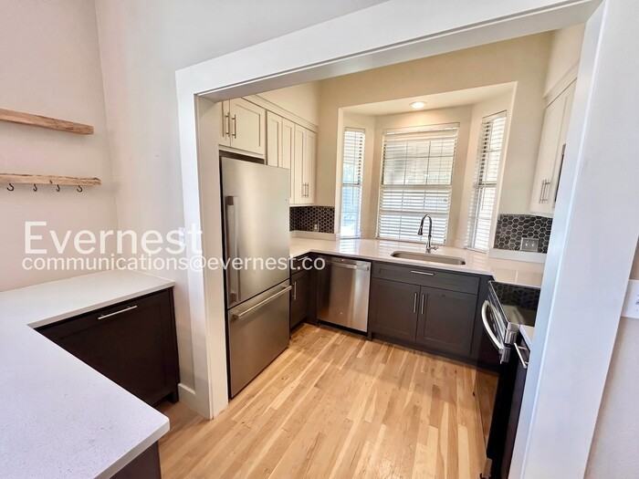 4106 Newton Ave - Photo 4 of 22