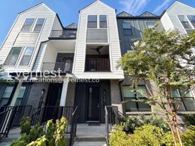 1011 44th Ave N #8 - Photo 1 of 1