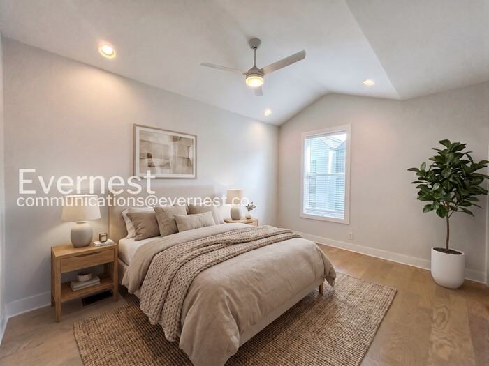 1011 44th Ave N #8 - Photo 4 of 30