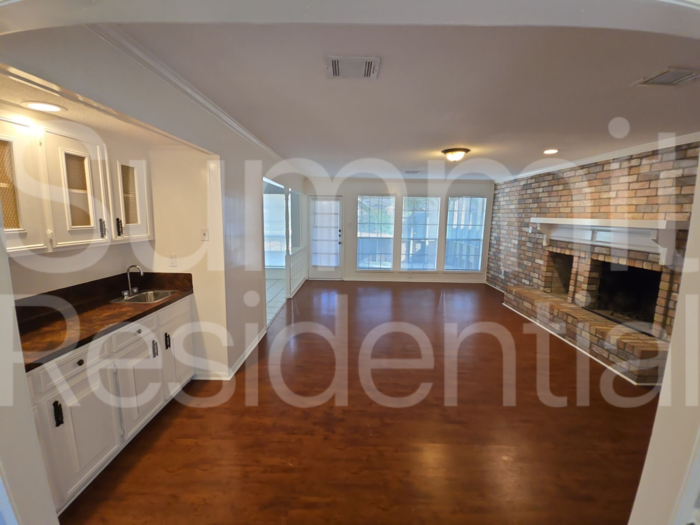 5223 Brownlee Ln - Photo 5 of 34