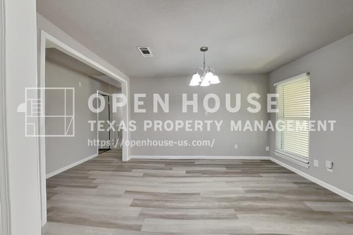 1618 Live Oak Hollow St - Photo 7 of 21