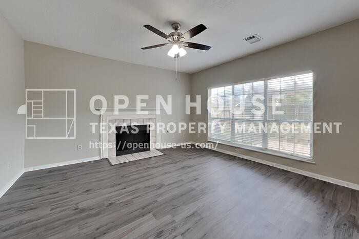 11307 Sunshine Park Dr - Photo 4 of 22