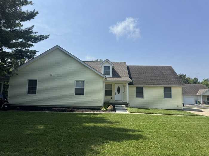 703 Kenny Ln - Photo 2 of 16