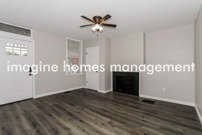1111 Columbia St - Photo 5 of 23