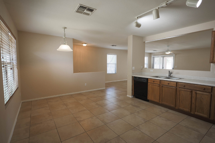 317 E Atlas Cedar Pl - Photo 6 of 33
