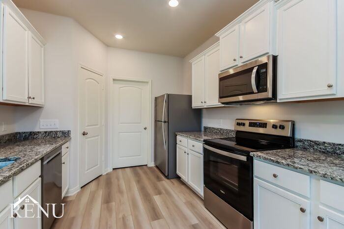 10417 Sweetwater Creek Dr - Photo 4 of 24