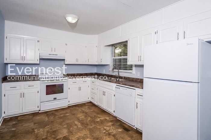 4201 Kenwood Dr Nw - Photo 6 of 21