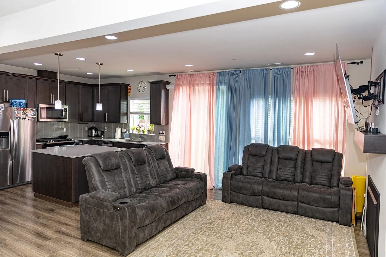 4104 208th Place Southeast #b - Photo 5 of 11