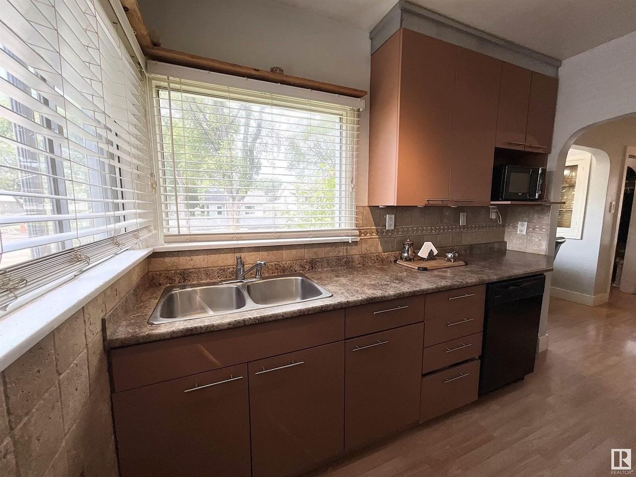 12803 124 St Nw - Photo 5 of 24