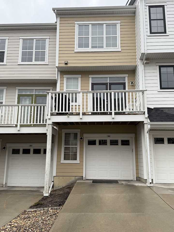34 Nolan Hill Gate Nw - Photo 2 of 16