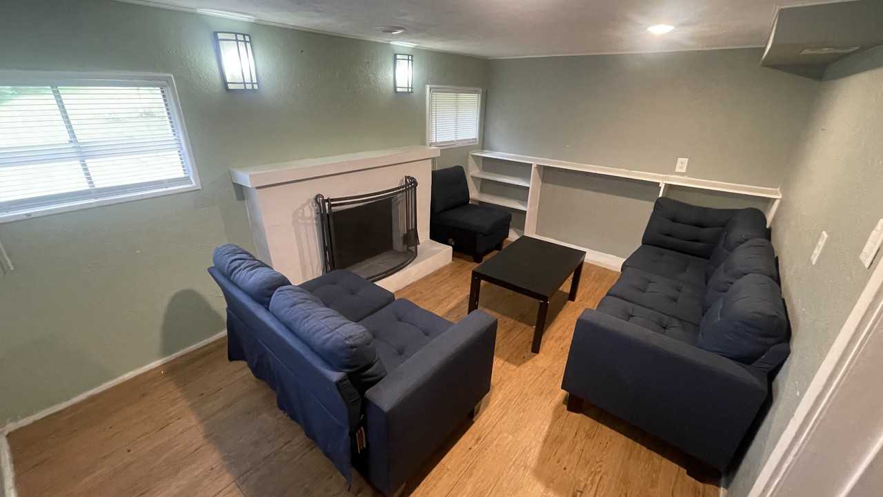 19 Virginia Dr #NA - Photo 2 of 20