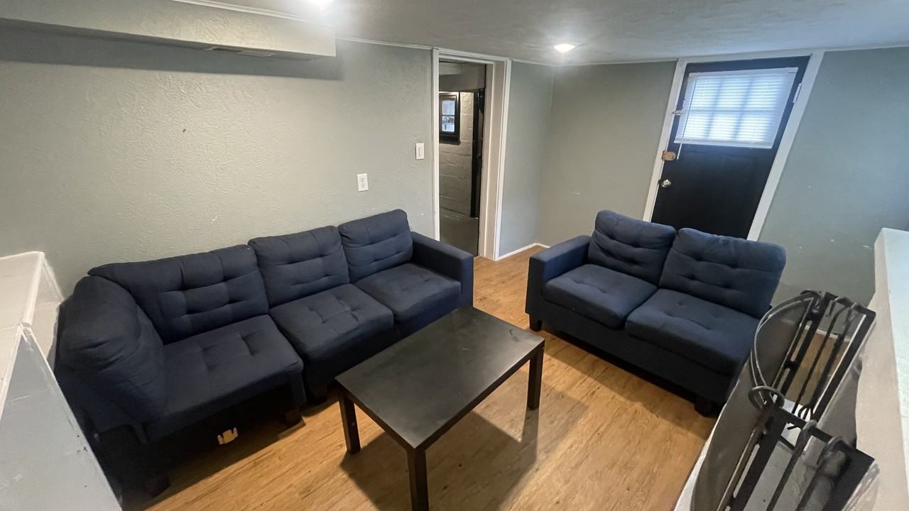 19 Virginia Dr #NA - Photo 5 of 20