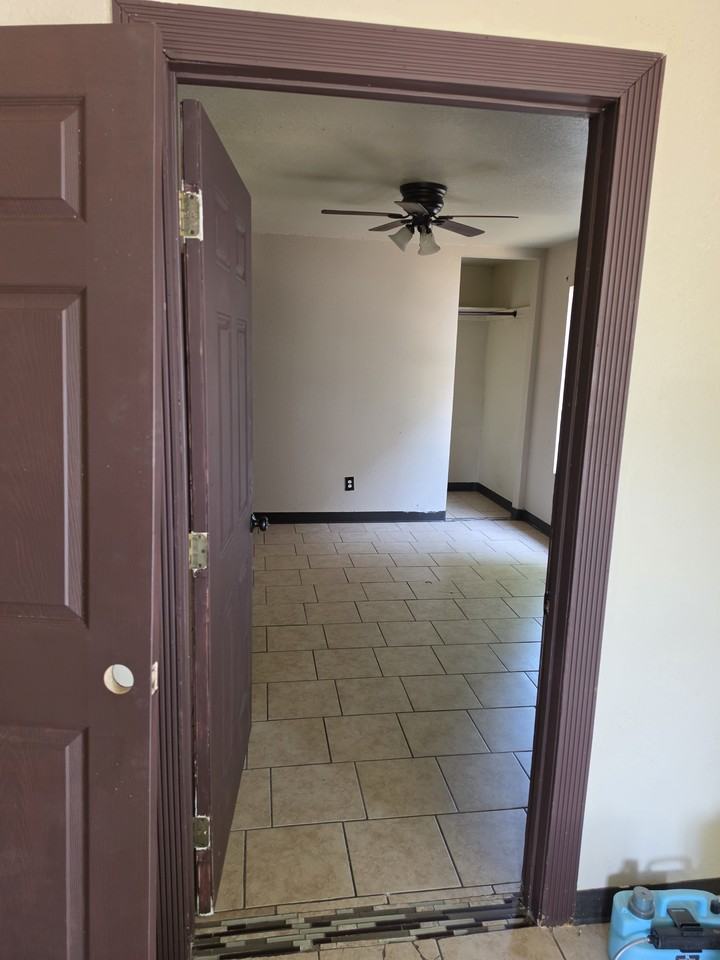 1519 N Atlanta Ct #NA - Photo 4 of 11