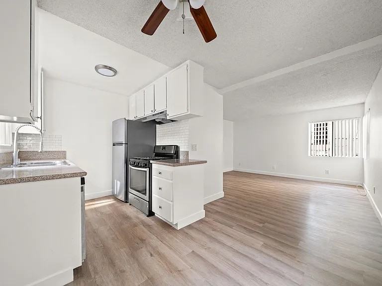 223 Shell St #223 - Photo 3 of 6