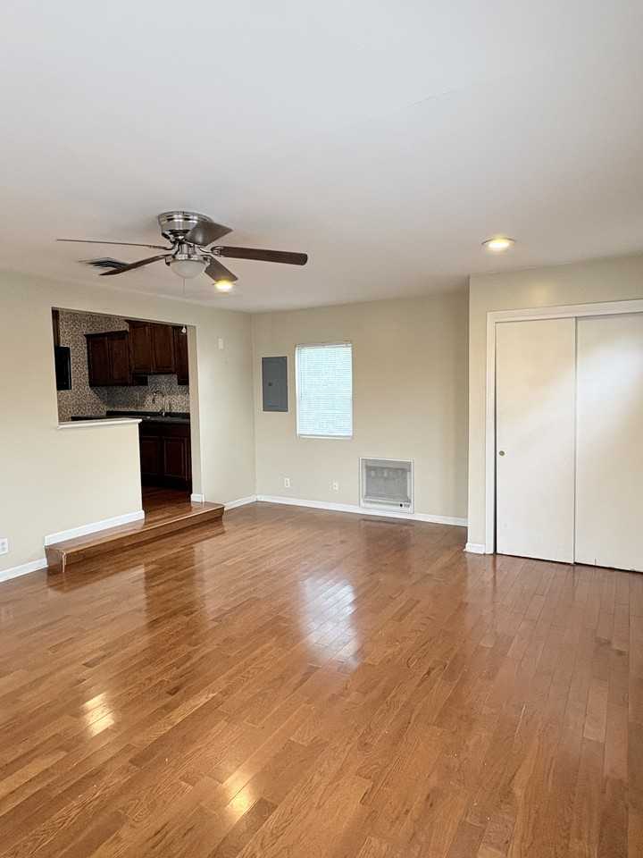 1760 Normal St #B - Photo 5 of 16