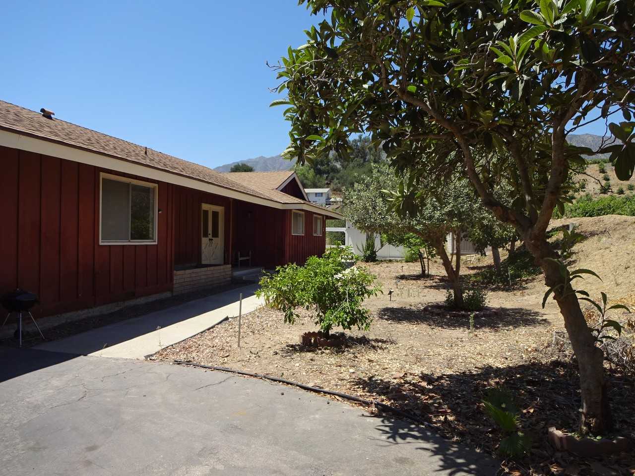943 Oak Ave #NA - Photo 3 of 29
