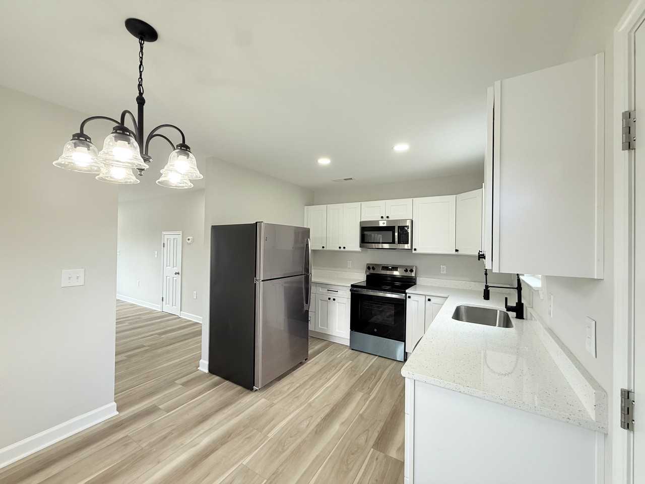 308 Osborne Pl #B - Photo 3 of 17