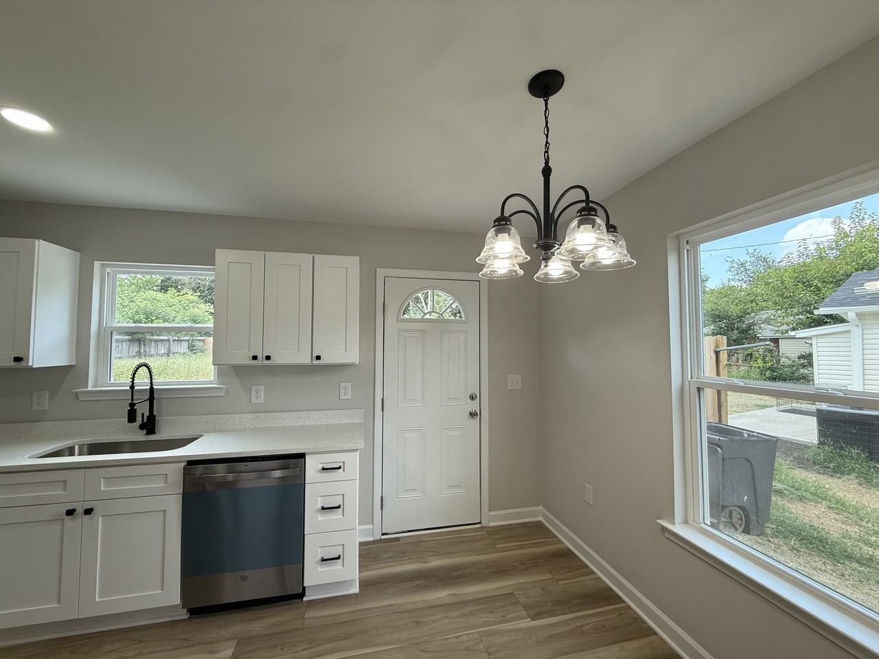 308 Osborne Pl #B - Photo 4 of 17