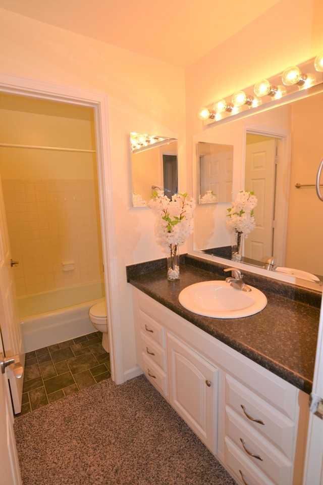 3363 S 100th St #1 - Photo 5 of 15
