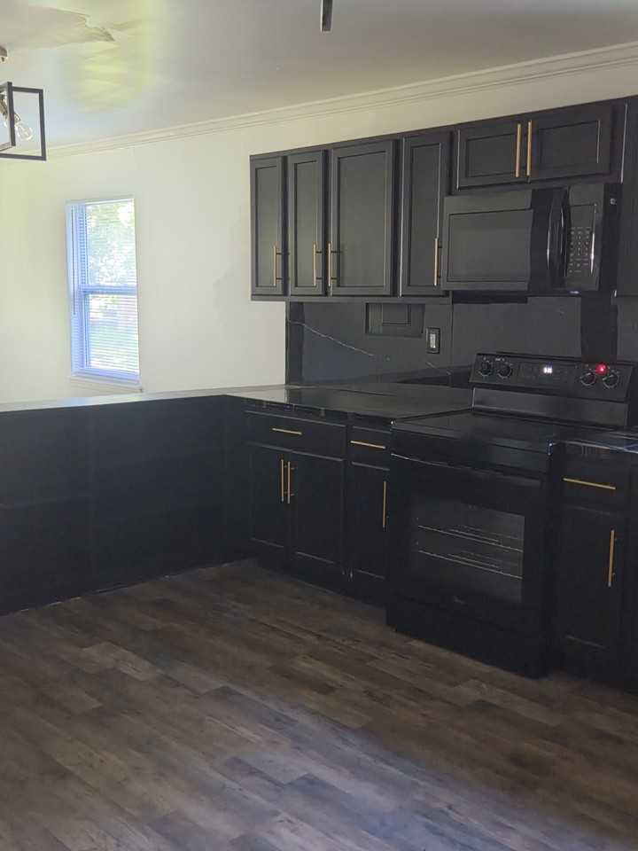 408 6th Ave Sw #NA - Photo 2 of 13