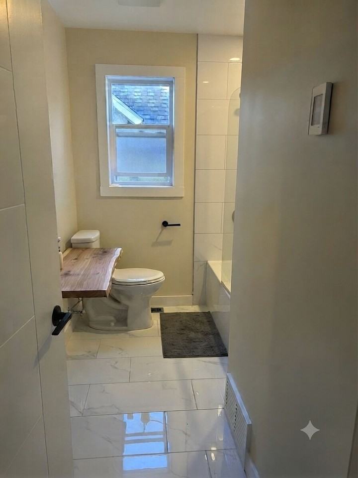 9755 76 Ave Nw - Photo 7 of 23