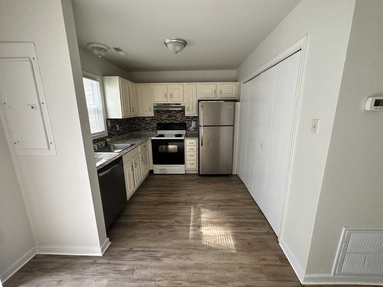 15210 Broadwater Ct #15210 - Photo 2 of 11