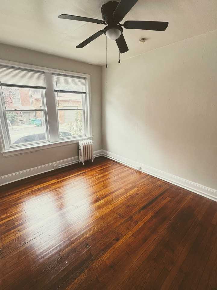 203 N Plum St #4 - Photo 5 of 14