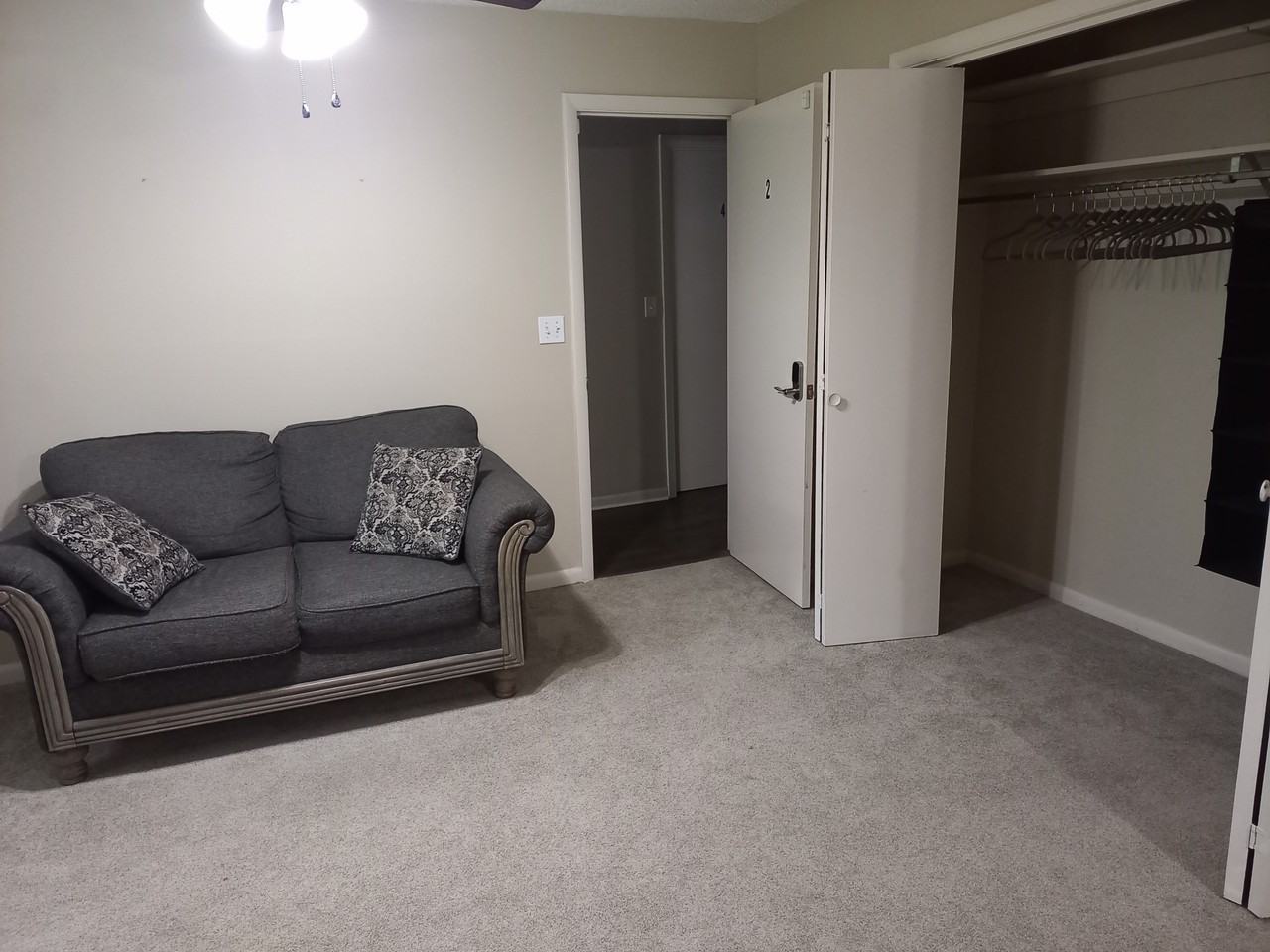 517 Queens Loop N #2 - Photo 2 of 7