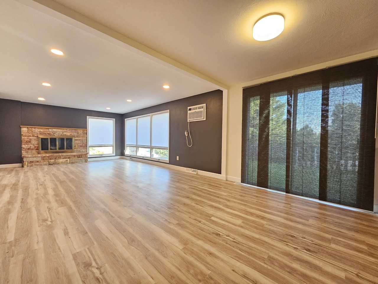 520 29th Ave Ne #A - Photo 2 of 20