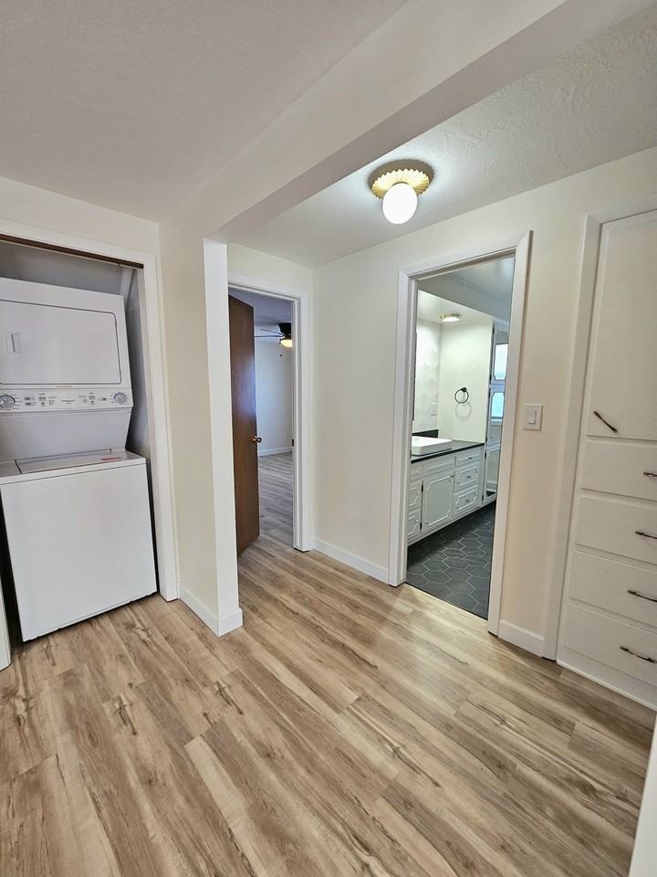 520 29th Ave Ne #A - Photo 5 of 20