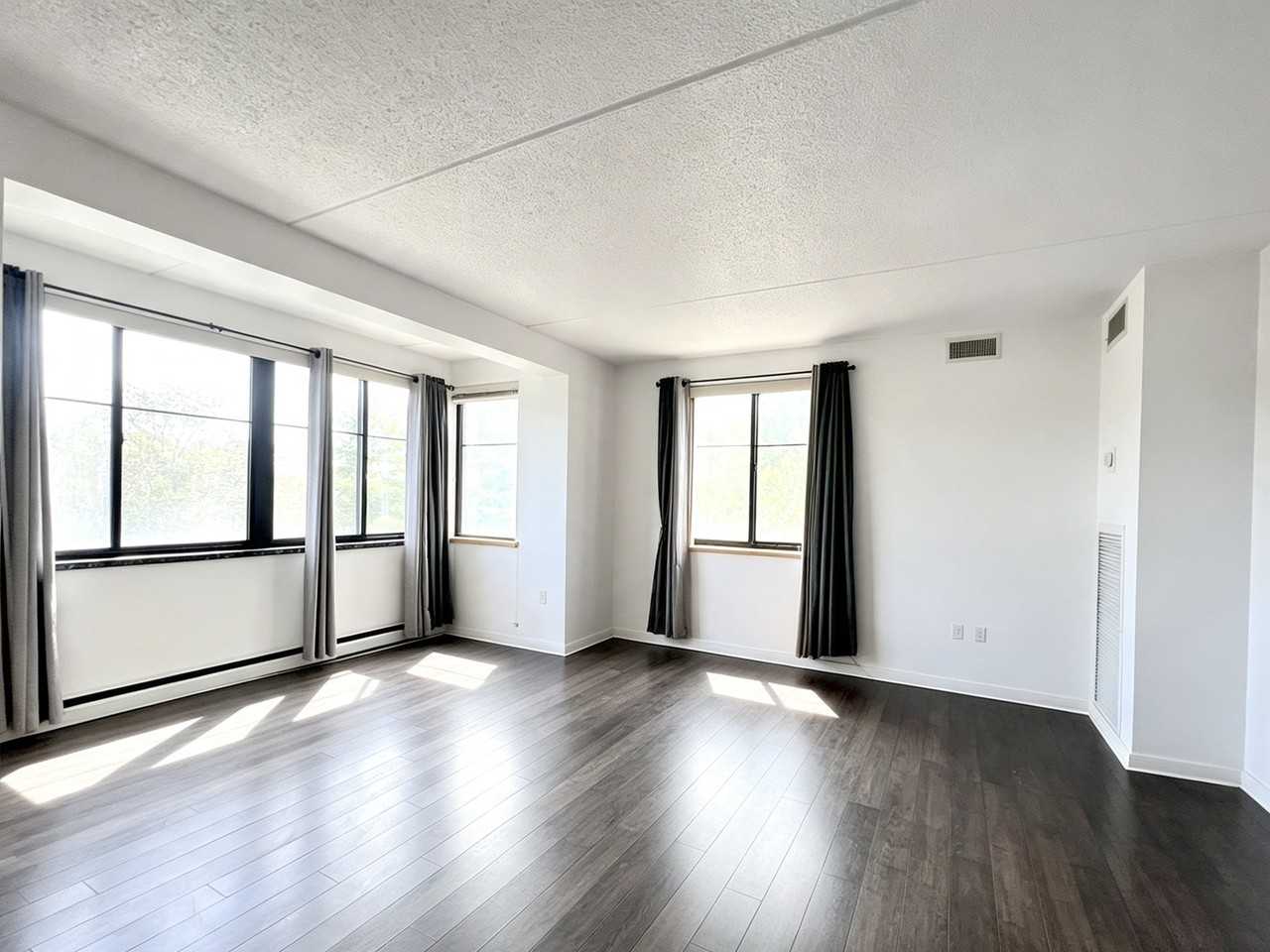 100 Ledgewood Dr #412 - Photo 4 of 18