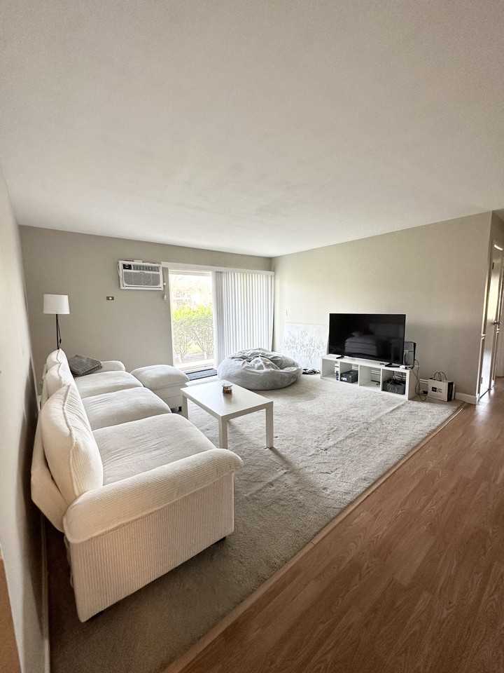9S180 Lake Dr - Photo 2 of 7