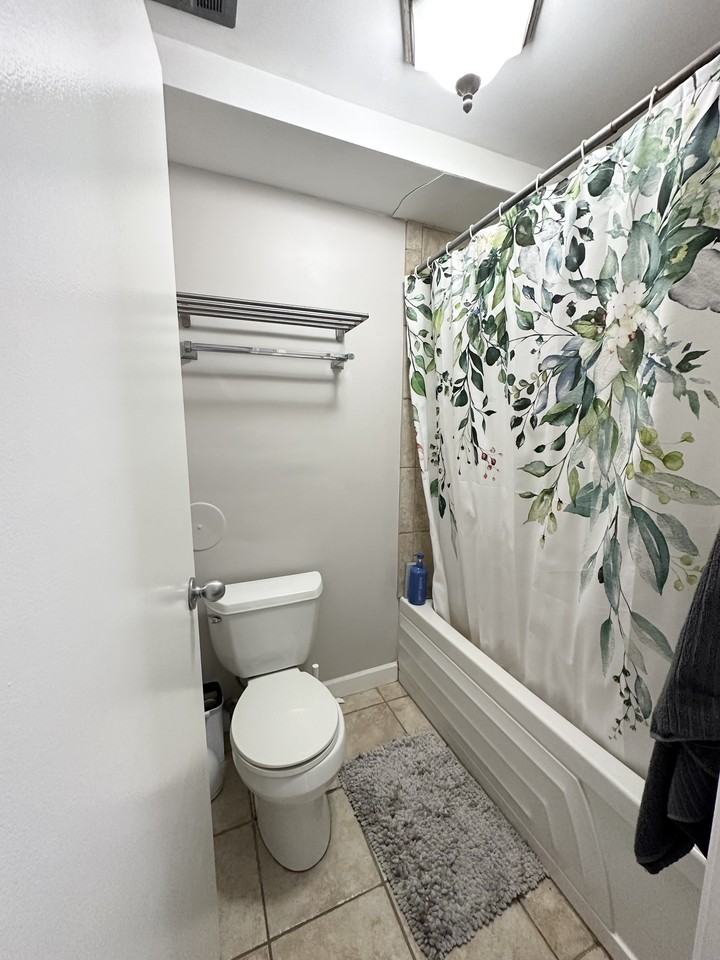 9S180 Lake Dr - Photo 5 of 7