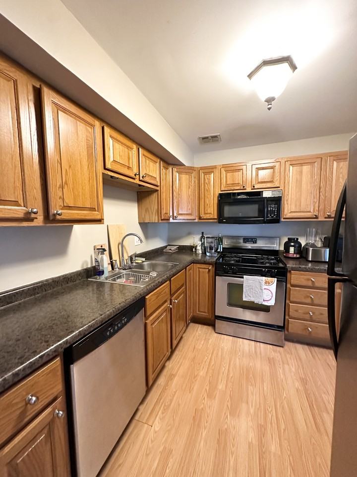 9S180 Lake Dr - Photo 6 of 7