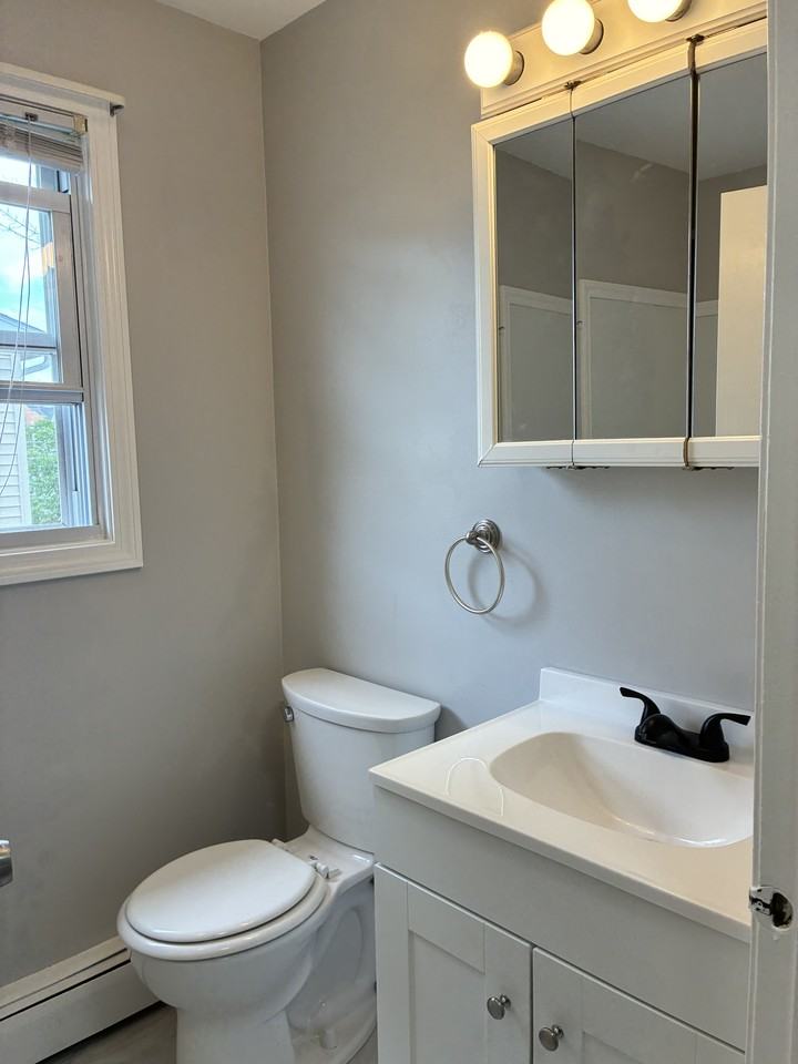 124 Stetson St #124LEFT - Photo 7 of 18