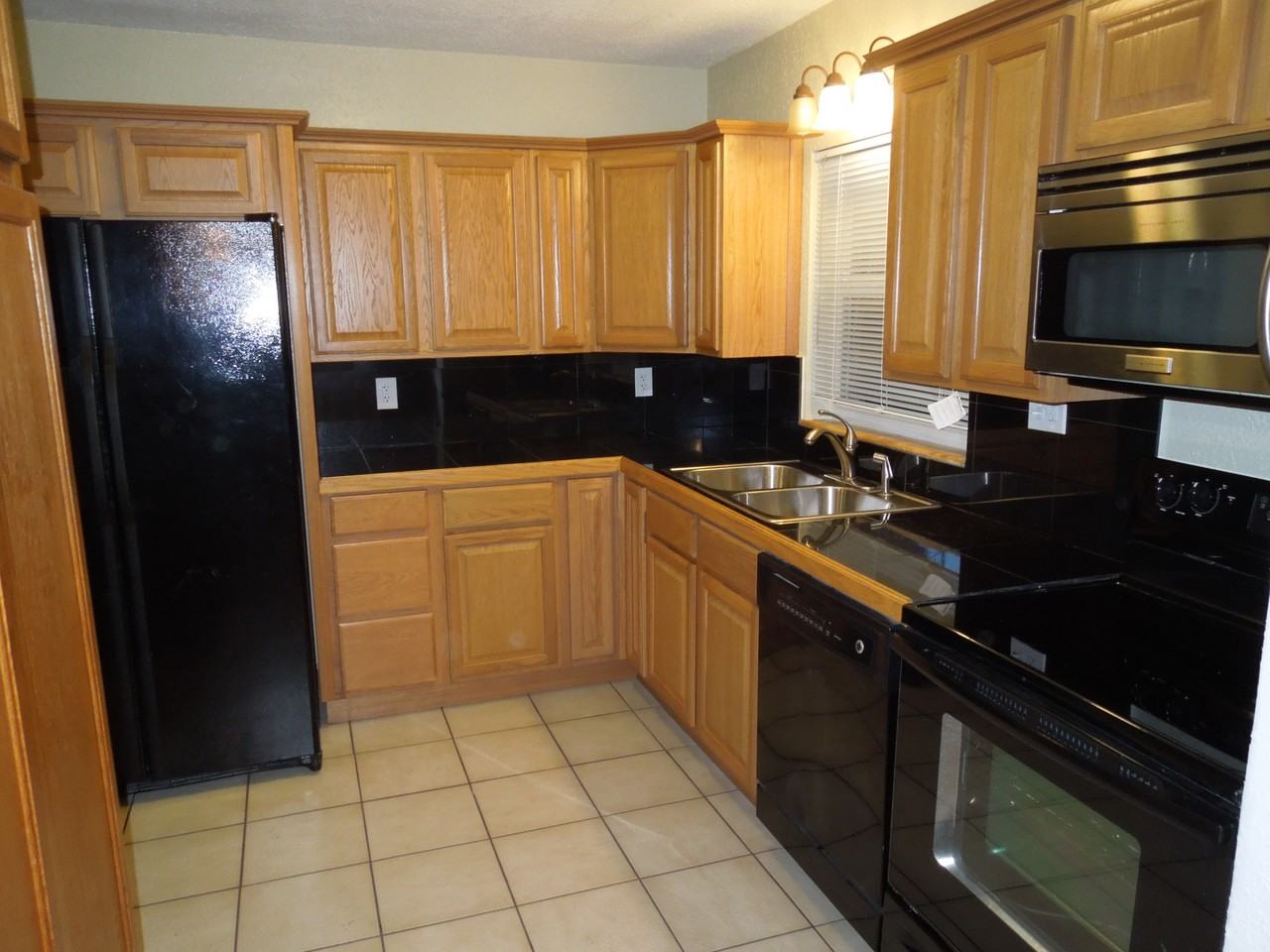 710 Magnolia Dr #NA - Photo 4 of 12