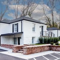 featured image of 203 Leake Ave