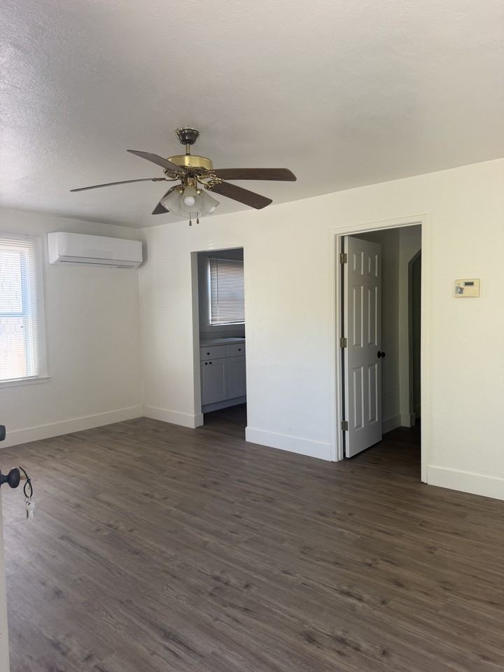 1602 Grandview Dr #NA - Photo 2 of 13