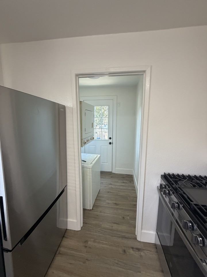 1602 Grandview Dr #NA - Photo 7 of 13