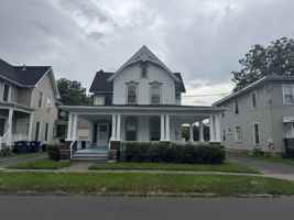 featured image of 125 Benham St #4