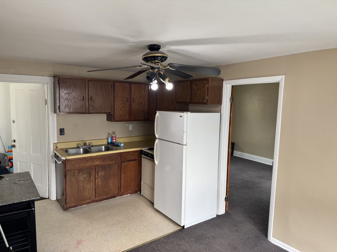 125 Benham St #4 - Photo 3 of 12