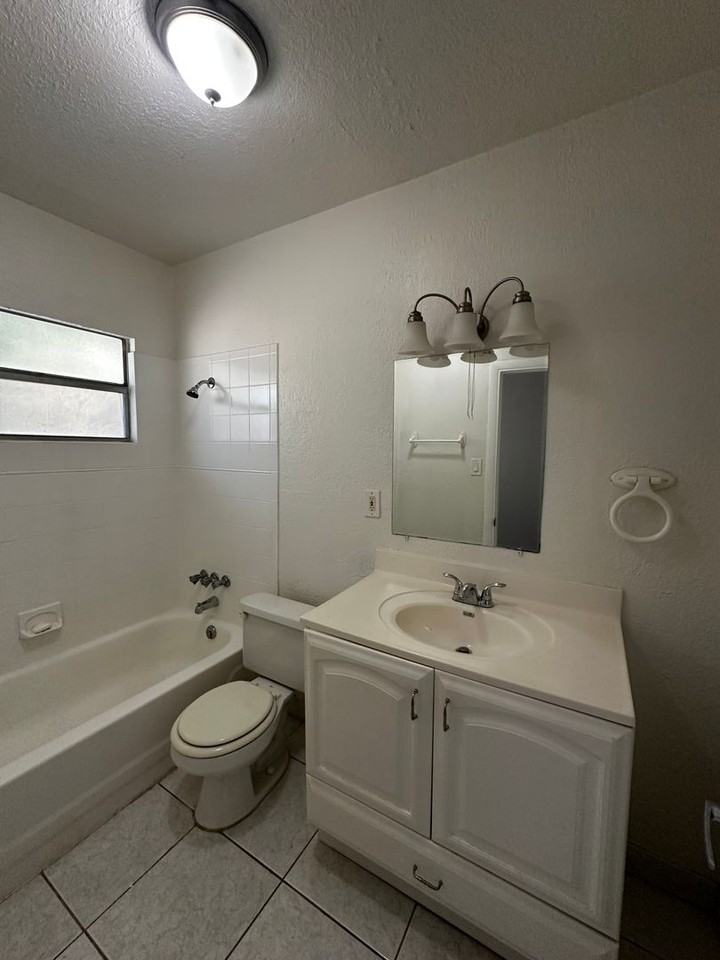 110 N Mills Ave - Photo 5 of 14