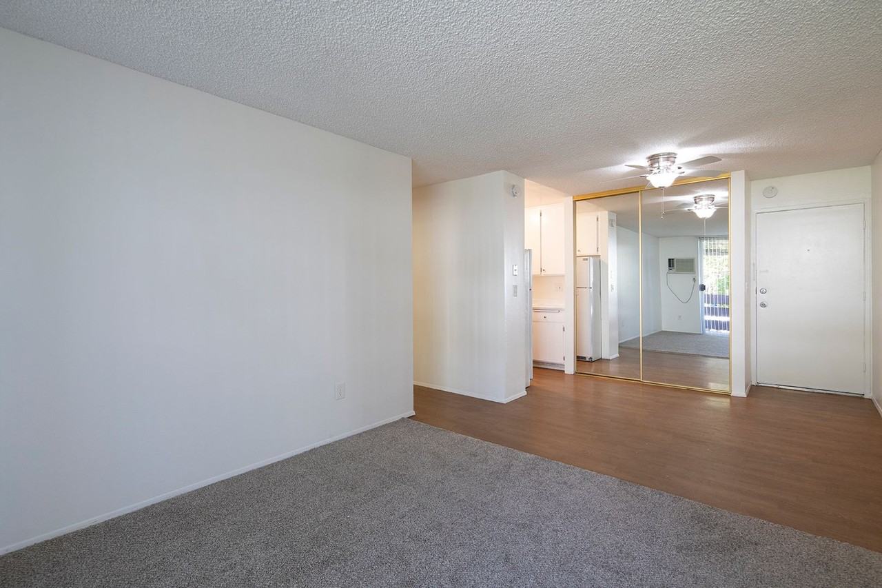 Casa Parks Apartments - Photo 4 of 17