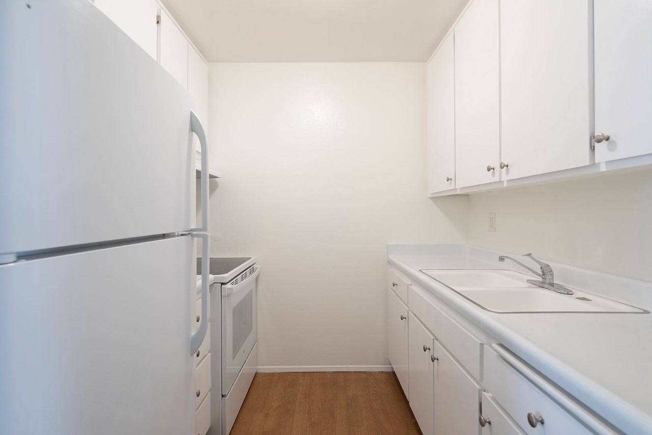 Casa Parks Apartments - Photo 5 of 17