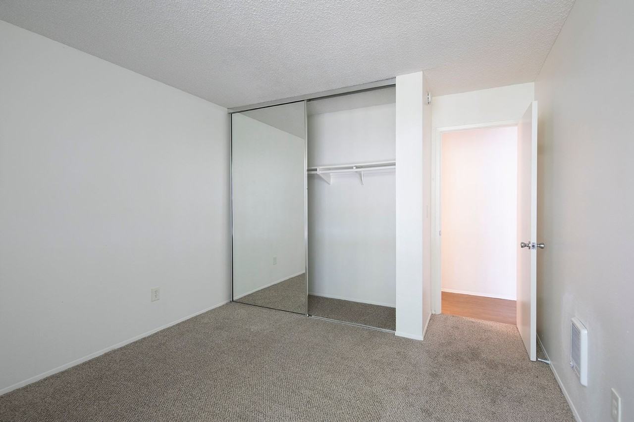 Casa Parks Apartments - Photo 6 of 17
