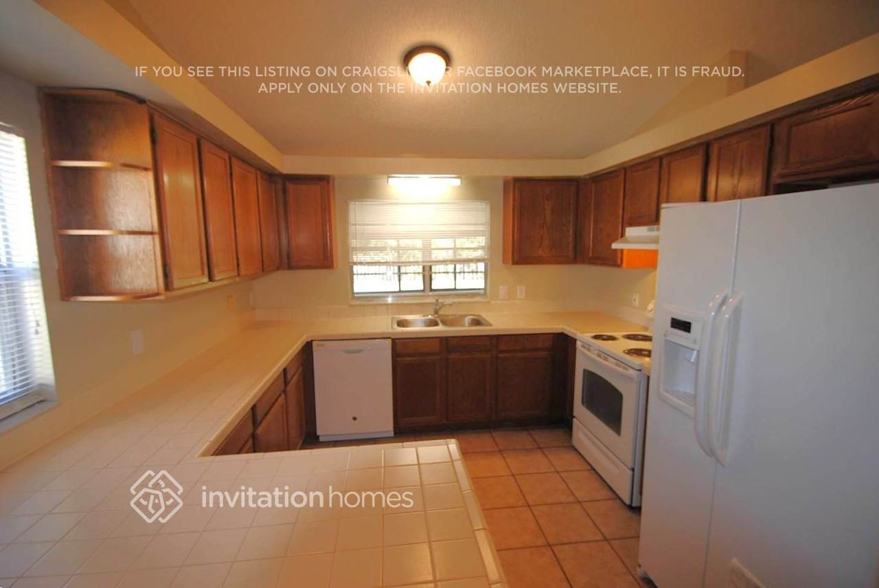 1009 Kasell Pl - Photo 3 of 8
